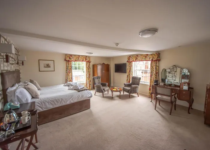 Norfolk Arms Hotel - Arundel